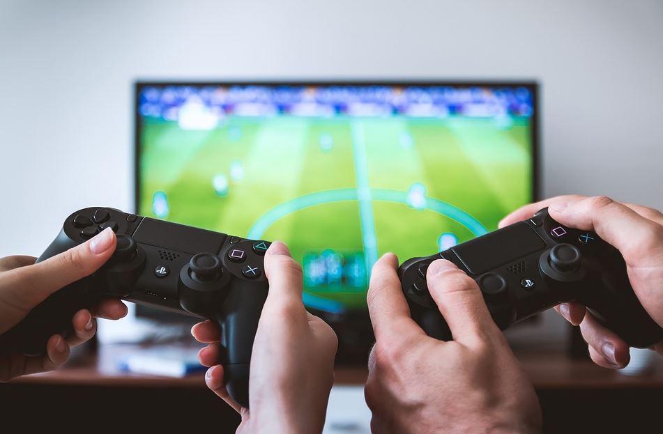 PC vs. Console Gaming – Which is Better? post thumbnail image